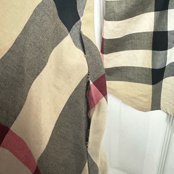 Burberry Britt Button Down Three Quarter Sleeve | Color Tan | Size: Small - Picture 10 of 12